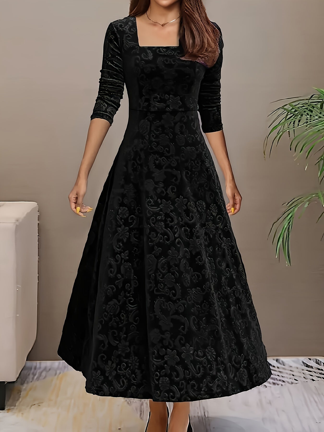 Clarissa | Elegant Velvet Dress
