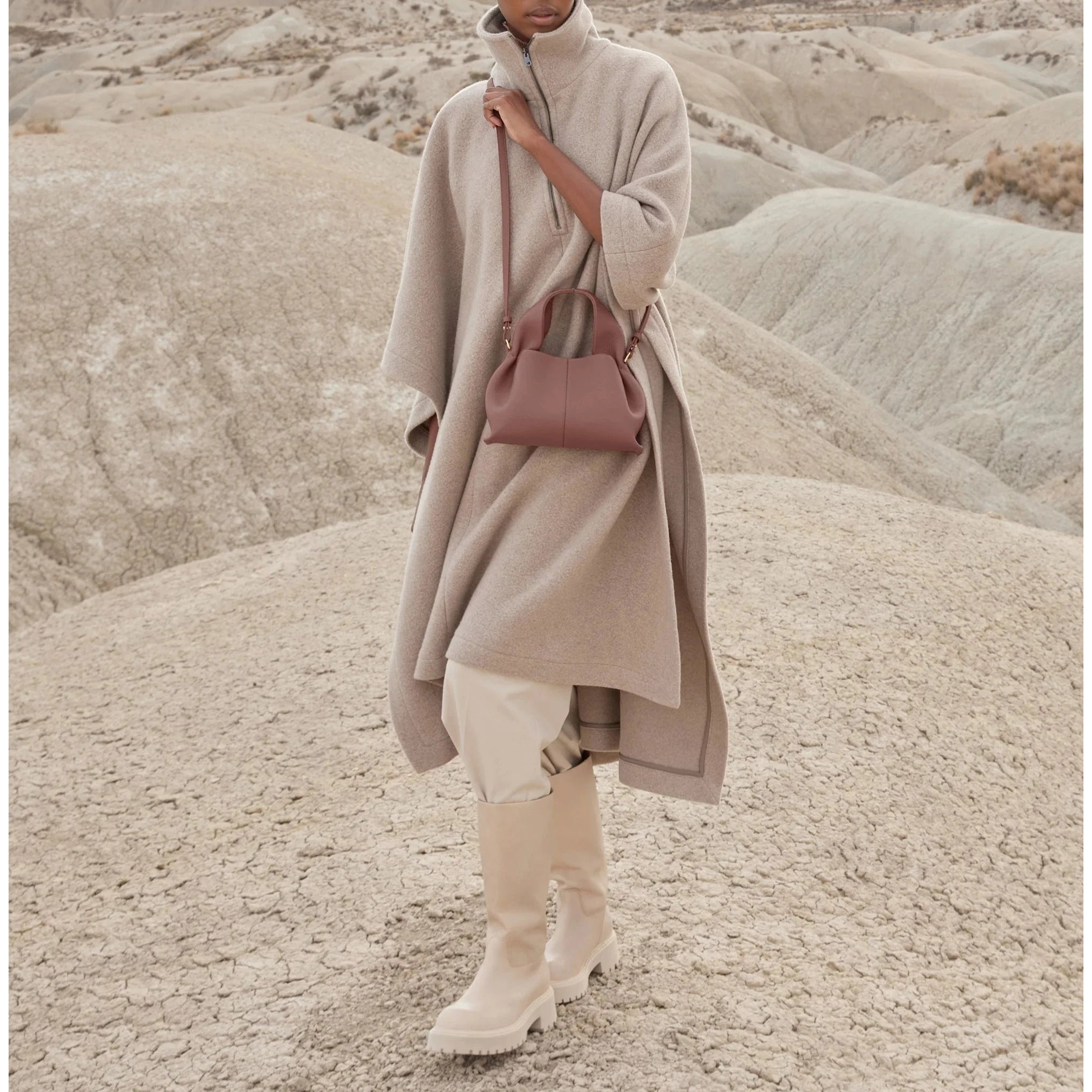 Clara | Stylish Travel Companion
